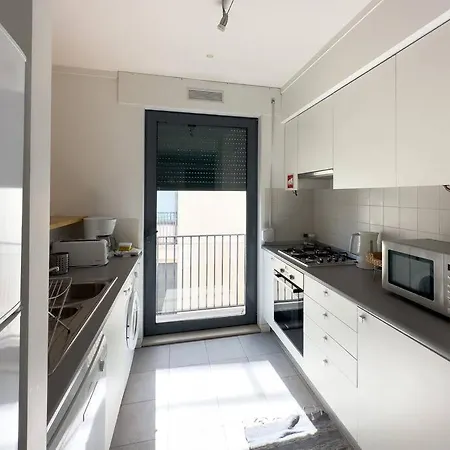 Martim Moniz Апартаменты